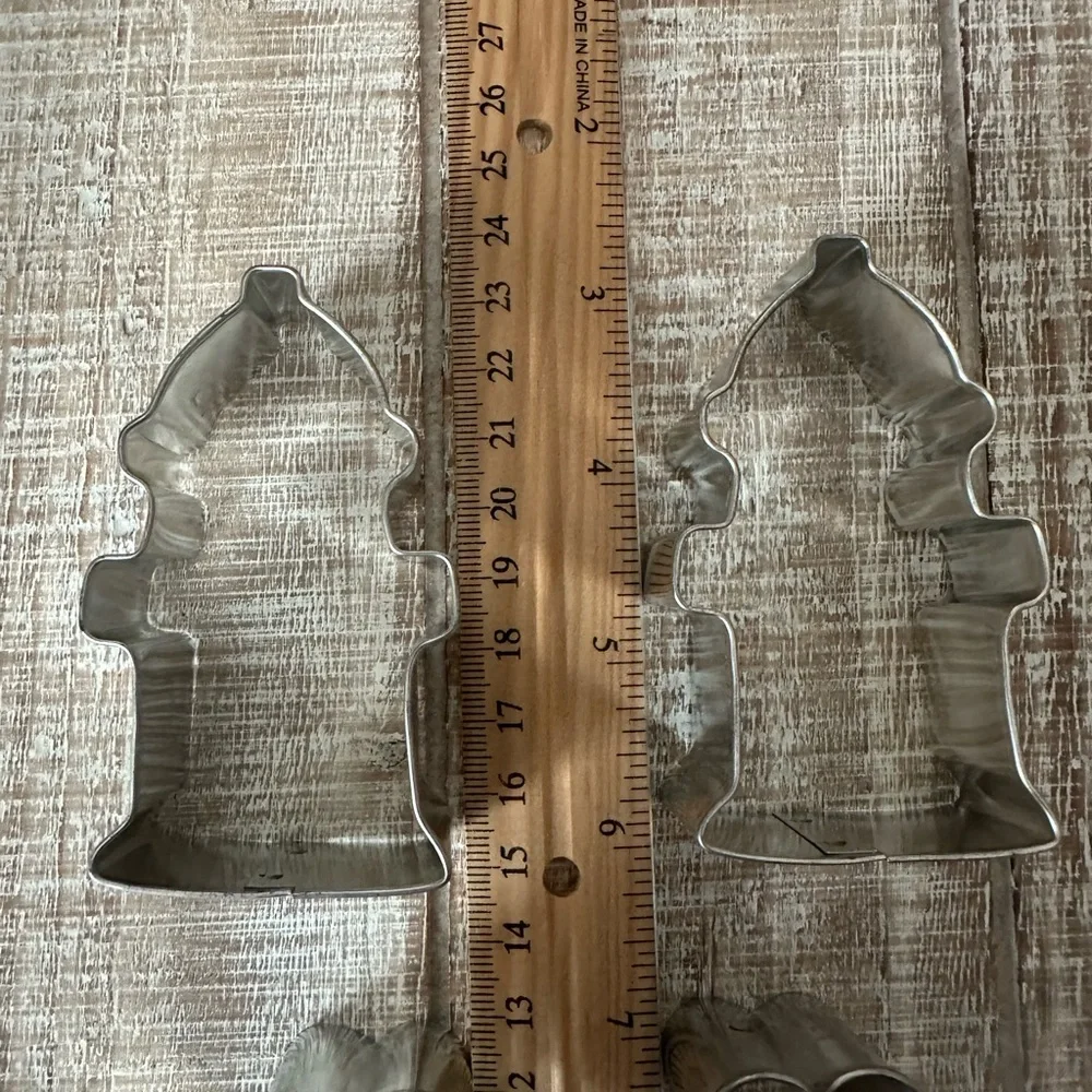 DOG COOKIE TREAT MAKING SET COOKIE CUTTERS PUPPIES PETS